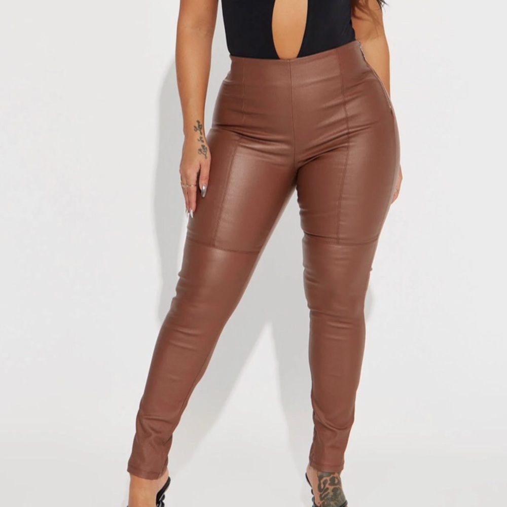 NEW Faux Leather High Rise Side Zipper Stretch Skinny Pant Chocolate Brown Small - Picture 2 of 5